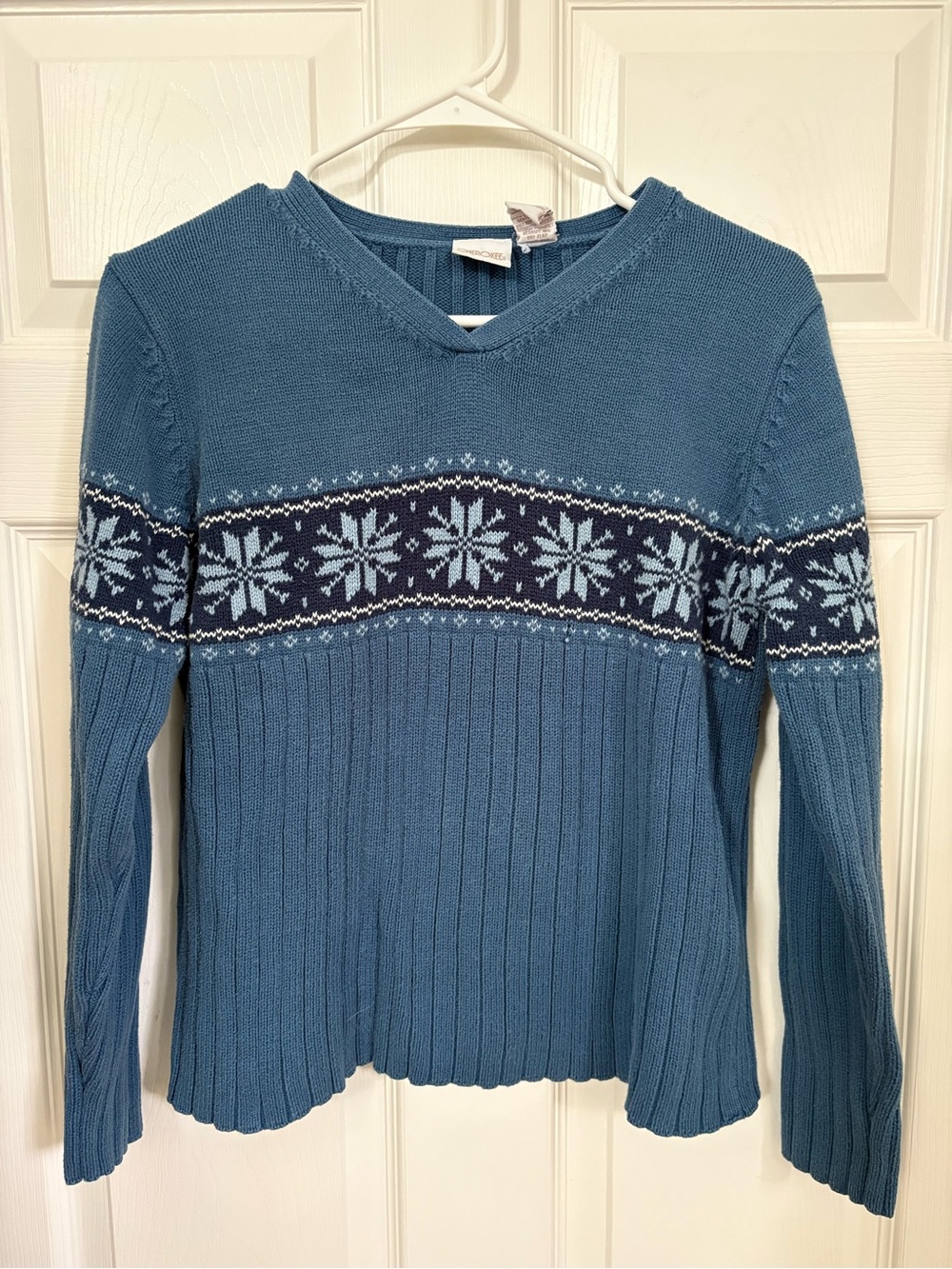 Vintage Blue V-Neck Snowflake Stripe Sweater